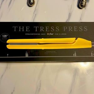 The drybar straightening iron